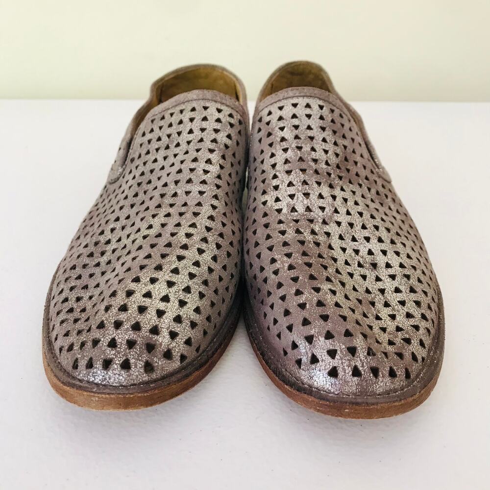 Trask Ali Perforated Metallic Loafer Flats Gray Silver Women's Size 7.5 - Picture 4 of 8